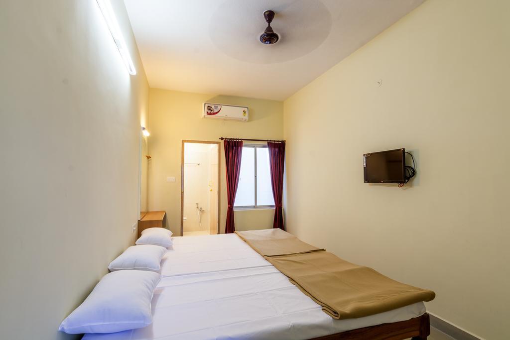 Ganesh Residency Hotel Pondicherry Room photo