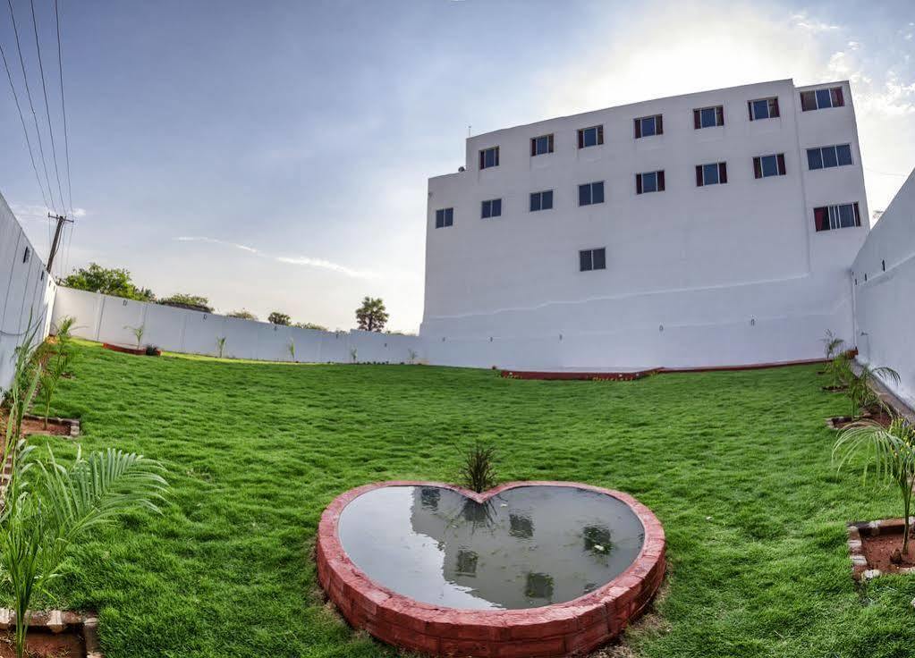 Ganesh Residency Hotel Pondicherry Exterior photo